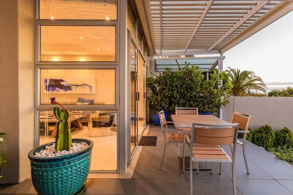 Modern Camps Bay Apartment Città del Capo