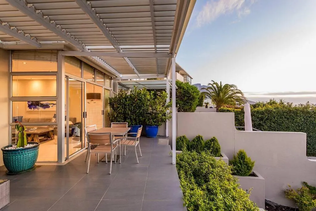 Modern Camps Bay Apartment Città del Capo